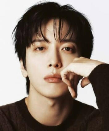 JUNG YONGHWA