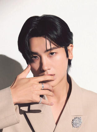PARK HYUNGSIK